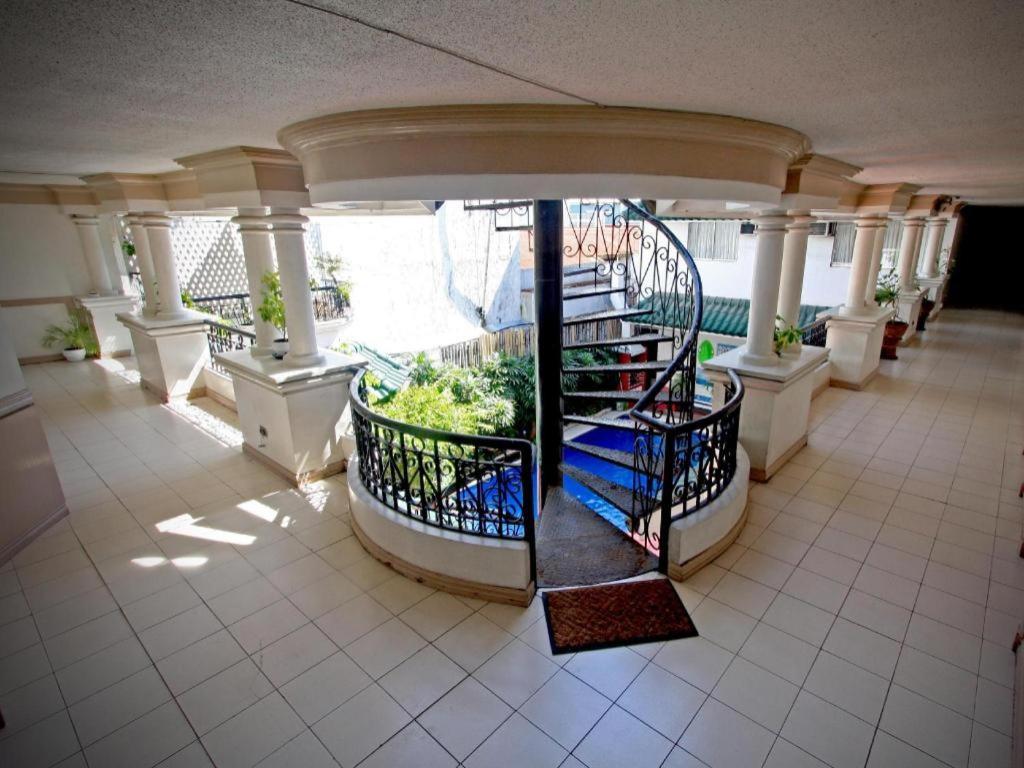 Hotel Galleria Davao City Buitenkant foto