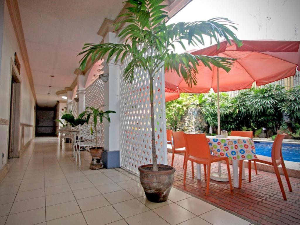 Hotel Galleria Davao City Buitenkant foto