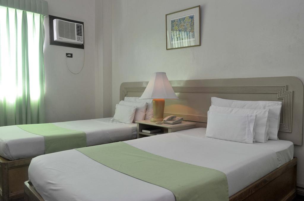 Hotel Galleria Davao City Buitenkant foto