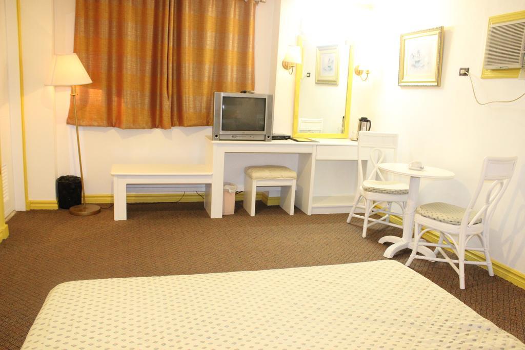 Hotel Galleria Davao City Buitenkant foto
